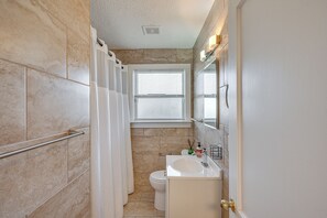 Interior - 6 Mi to Dtwn Entertainment! Stylish JAX Abode (Jacksonville)