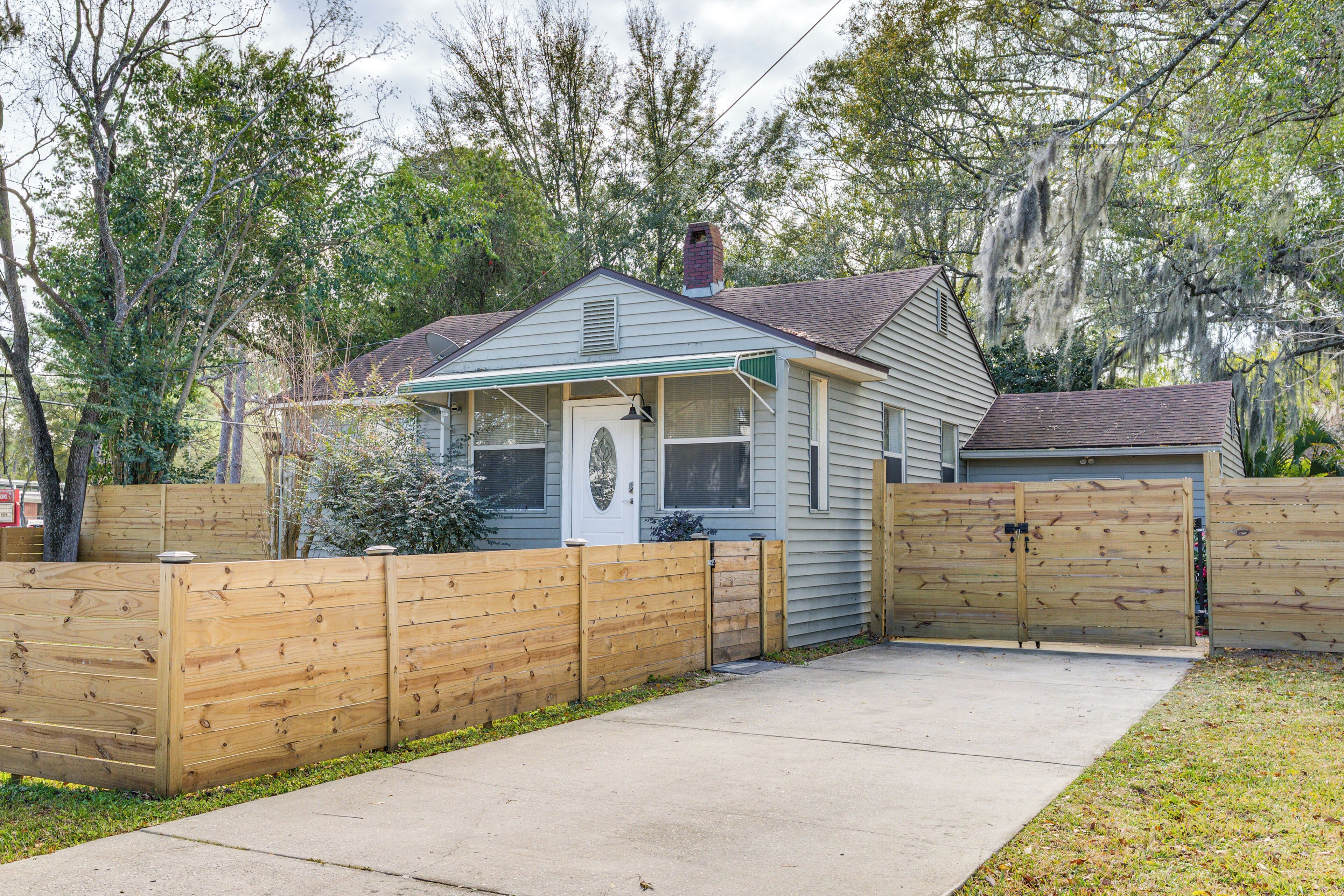 House (2 Bedrooms) | Front of property