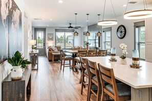 House (5 Bedrooms) | Interior