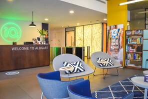 Lobby - iQ Aldgate (London)