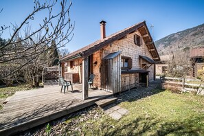 Exterior - Chalet “8p Comfort – Le Gaby” with Mountain View and Wi-Fi (Verchaix)