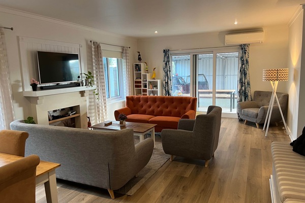 The Ducks Nest Ocean Retreat spacious lounge