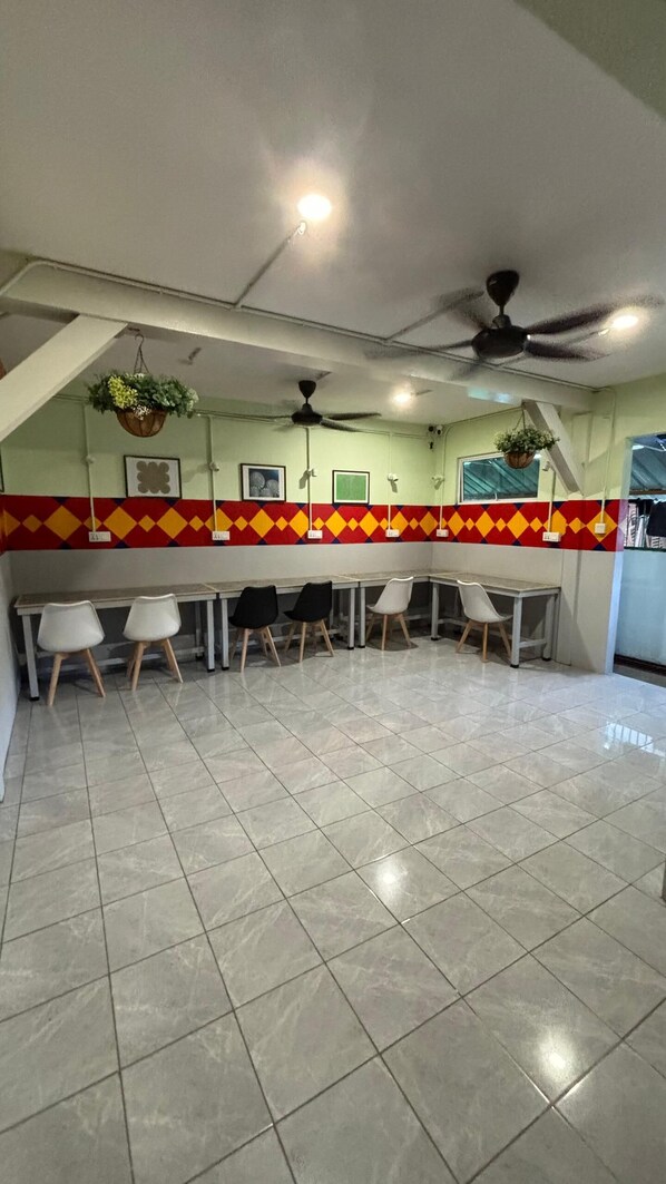 Dining - OYO 91278 5minutes Lodge (Kota Kinabalu)