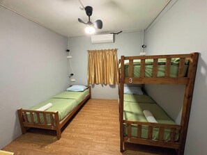 Basic Shared Dormitory | Free WiFi, bed sheets - OYO 91278 5minutes Lodge (Kota Kinabalu)