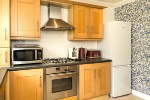 Micro-ondes, four, plaque de cuisson, lave-vaisselle