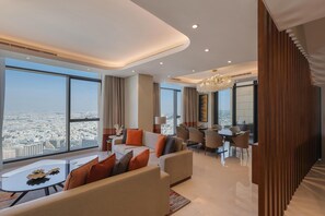 Ropa de cama de alta calidad y minibar 