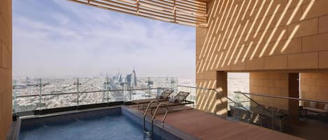 Penthouse Cao cấp, hiên (Duplex, Private Pool) | Tiện nghi tại phòng