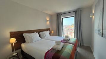 经典公寓, 阳台, 城市景观 | 遮光窗帘、熨斗/熨衣板、免费 WiFi