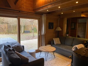Living area - Chalet "8p Comfort - Husky" with Mountain View, Private Terrace, and Wi-Fi (Verchaix)