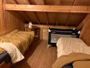 Room - Chalet "8p Comfort - Husky" with Mountain View, Private Terrace, and Wi-Fi (Verchaix)