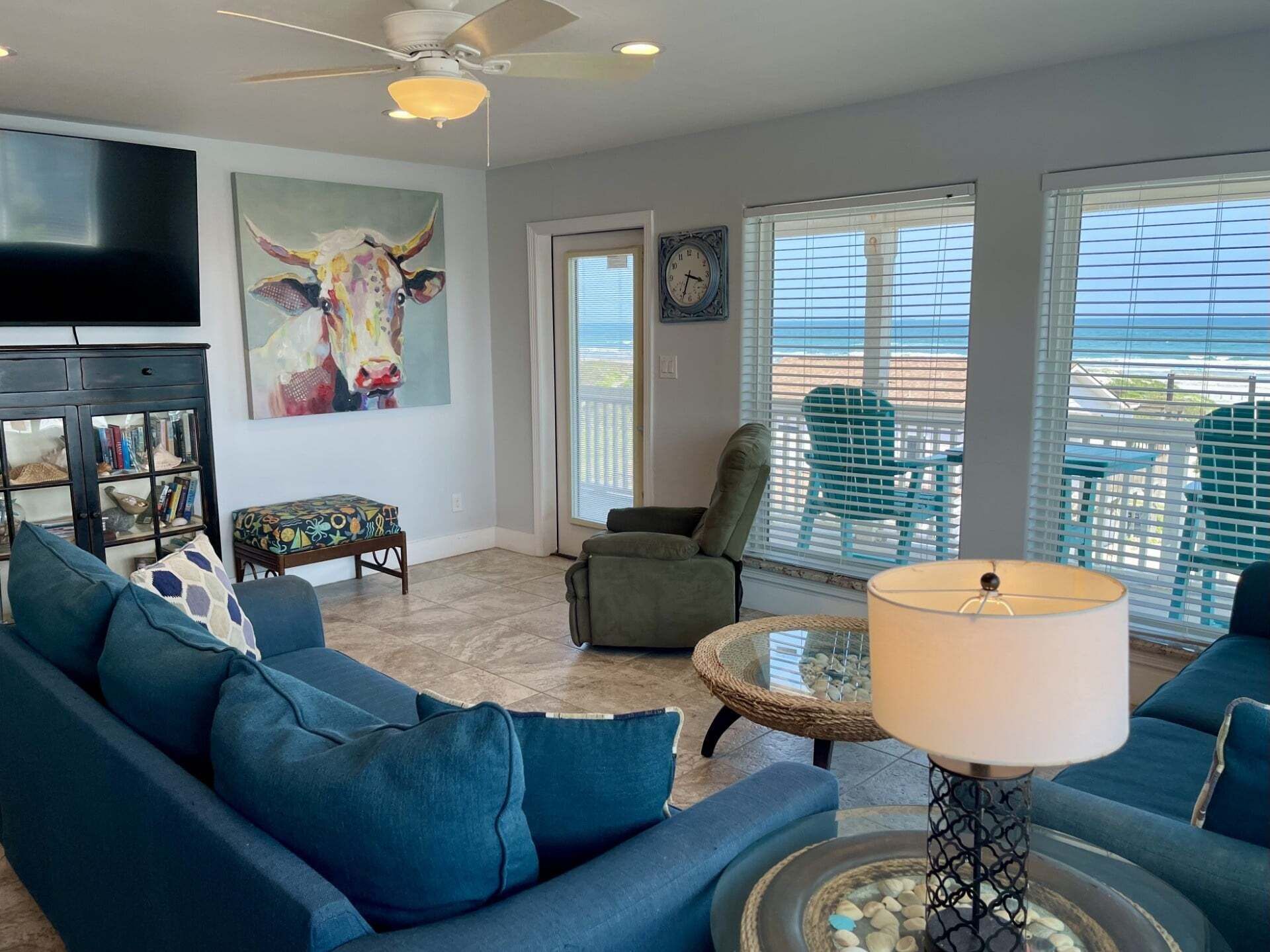 Condo, 2 Bedrooms | Living area