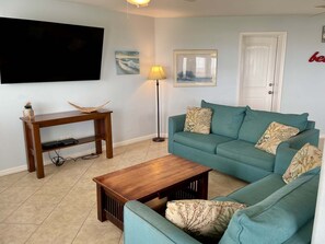 Living area - Beachgate Condo Suites And Hotel 521+522b 2 Bedroom Condo (Port Aransas)