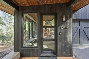 House, 5 Bedrooms | Exterior detail - Sierra Sanctuary With Hot Tub 5 Bedroom Home (Truckee)