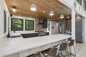 House, 5 Bedrooms | Private kitchen | Fridge, oven, coffee/tea maker, toaster - Sierra Sanctuary With Hot Tub 5 Bedroom Home (Truckee)