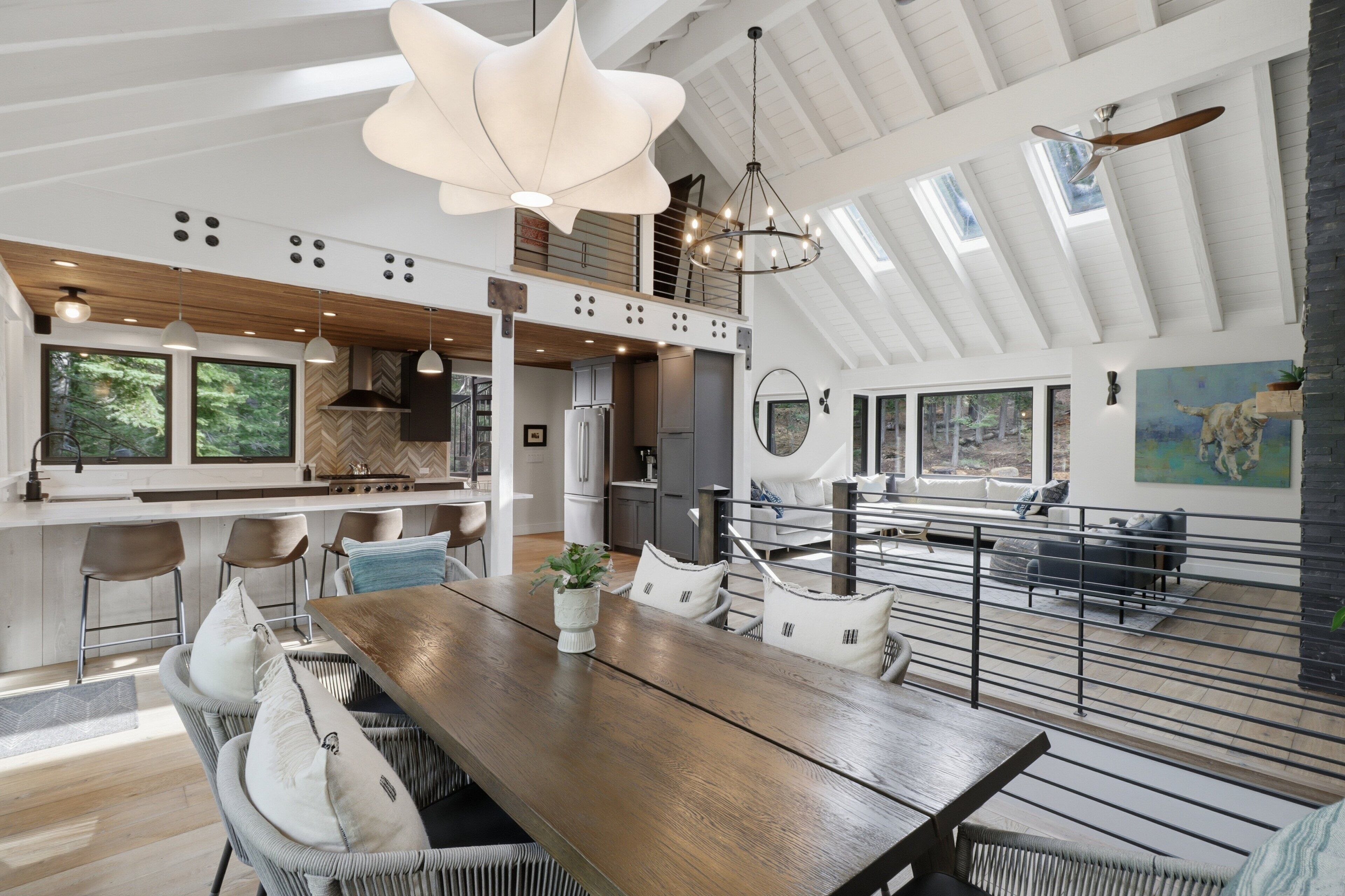 House, 5 Bedrooms | Dining