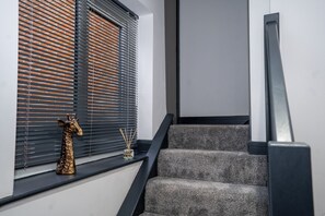 Basic Double Room, Patio | Interior - Rose House (Boston)