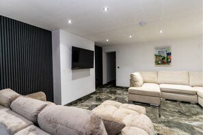 Casa panorámica, baño privado | Salón