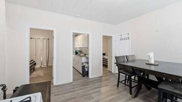 Apartment, 2 Bedrooms | Dining