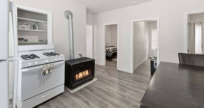 Cozy Adventure Filled Escape Free Parking 2 Bedroom Apts