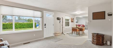 House, 3 Bedrooms | Living area