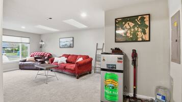 House, 3 Bedrooms | Living area | Smart TV, streaming services