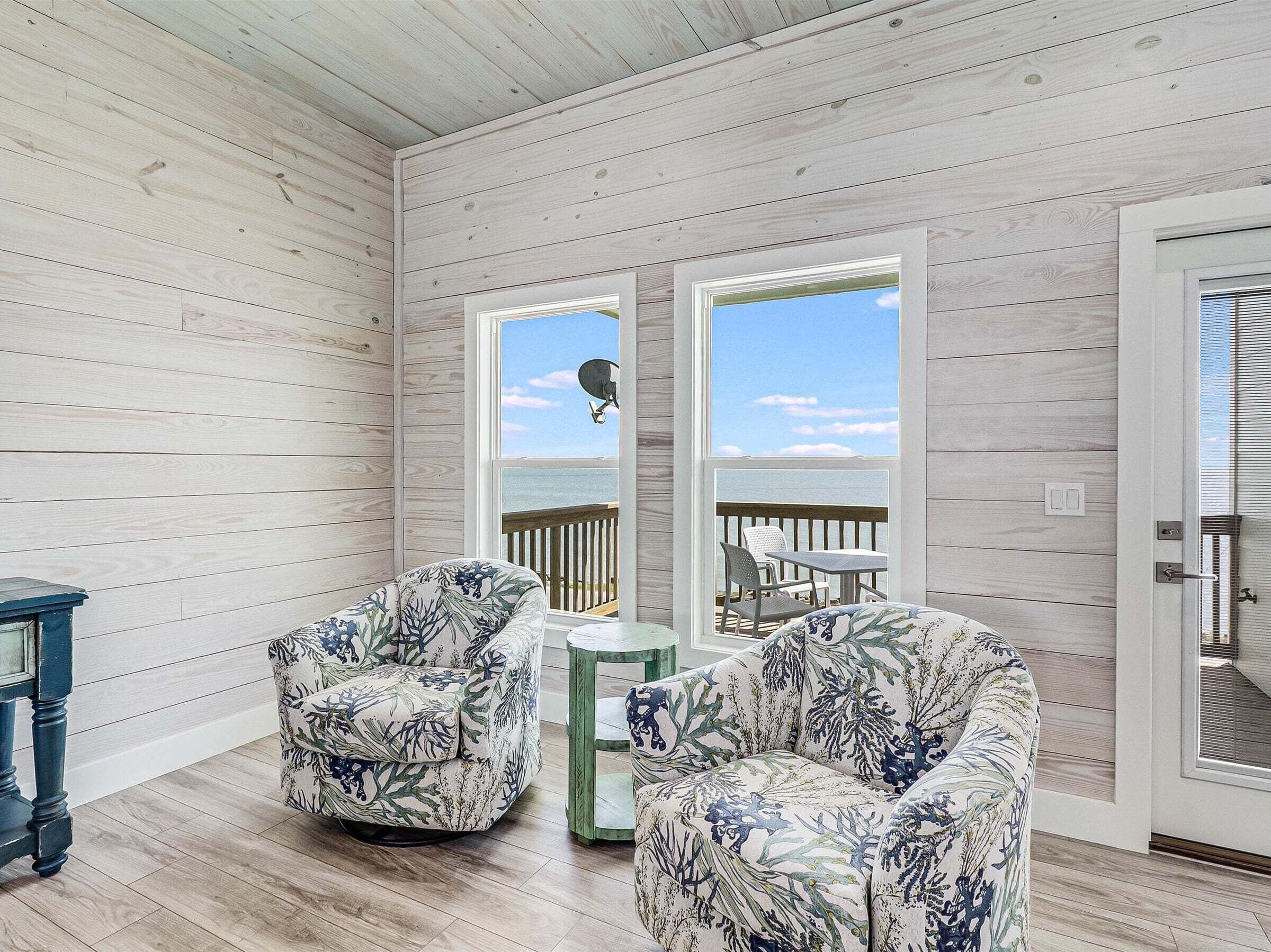 Huis, 6 slaapkamers | Woonruimte | Een smart-tv