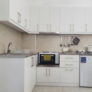 Private kitchen - Ares Summer Apartments (Saranda)