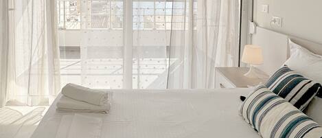 Penthouse | Free WiFi, bed sheets