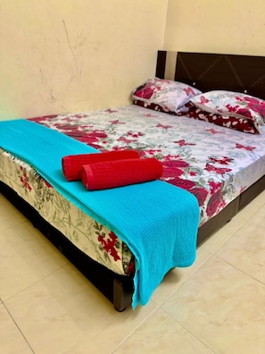 Deluxe House | Iron/ironing board, free WiFi
