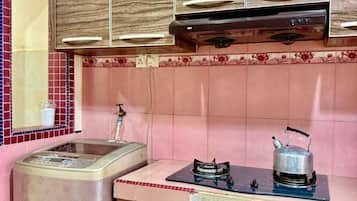 Hus – deluxe | Eget kjøkken | Kjøleskap og kjøkkenutstyr