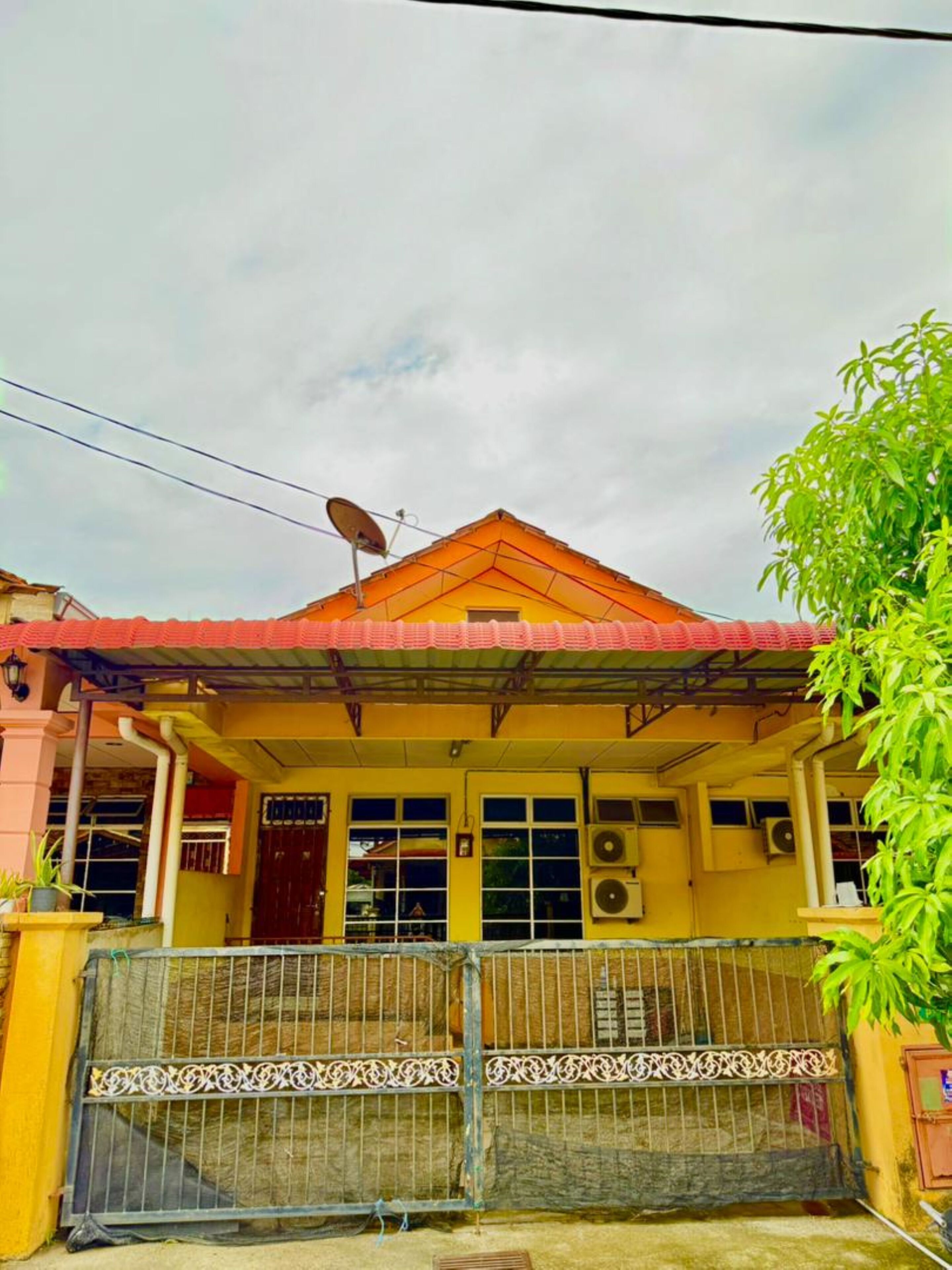 Deluxe House | Exterior