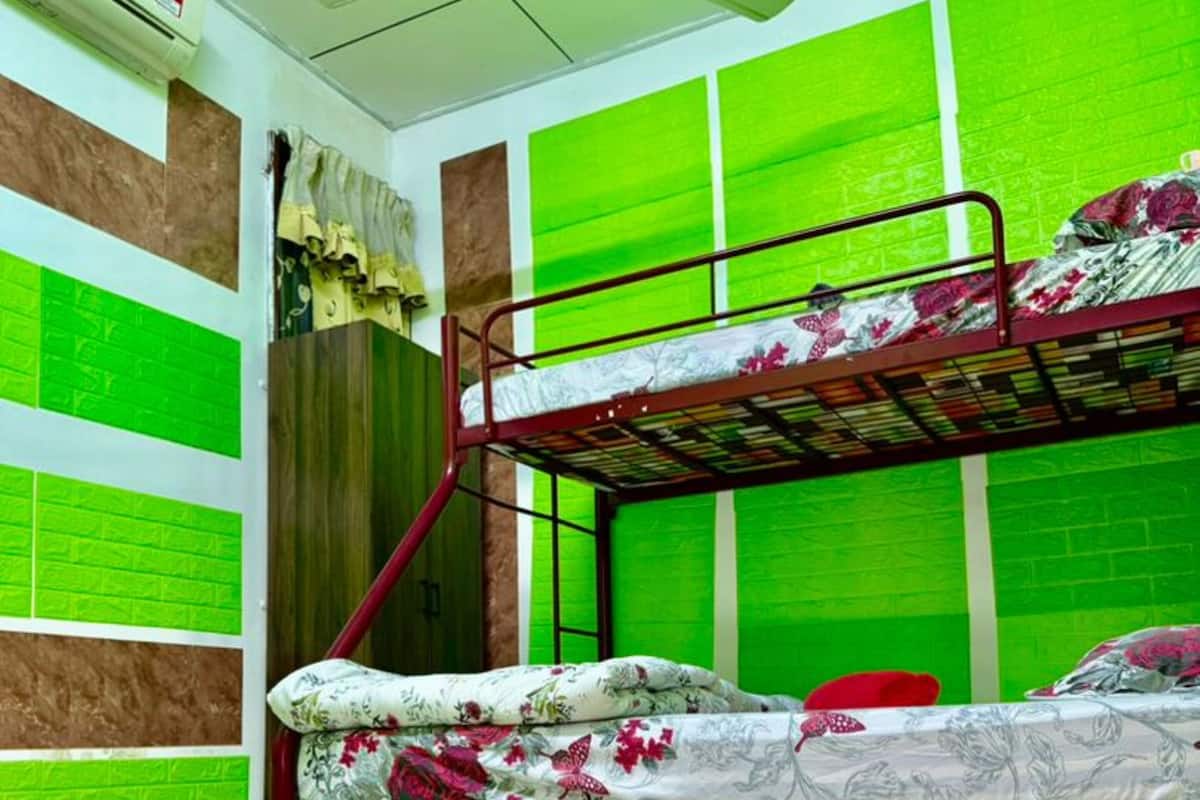 Deluxe House | Iron/ironing board, free WiFi