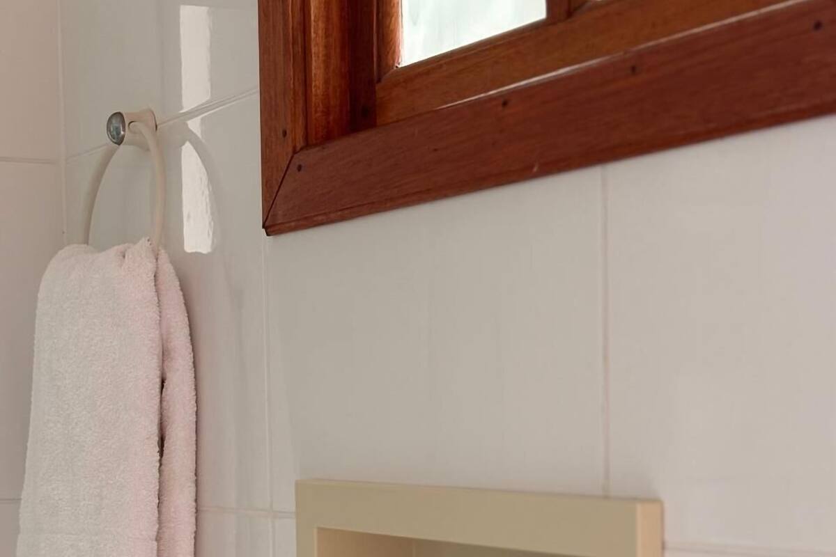 Shower, towels, soap, shampoo