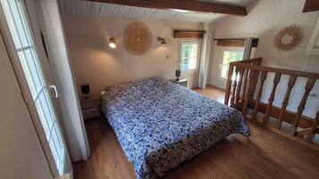 Fer et planche Ă repasser, Wi-Fi, draps fournis