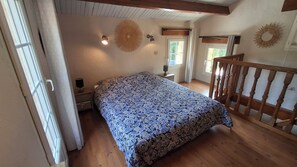 1 chambre, fer et planche à repasser, Wi-Fi, draps fournis
