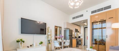 セーフティボックス (室内)、アイロン / アイロン台、WiFi (無料)、ベッドシーツ