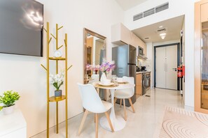 Dining - High-Floor Studio with Views of Miracle Garden and Community (Dubai)