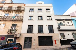 Exterior - Exquisite Townhouse in Lisbon Center with private Garage & Terrace (Lisboa)