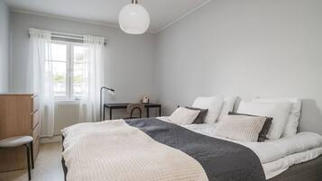 Fer et planche Ă repasser, accĂšs Internet, draps fournis