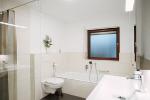 Shower, towels