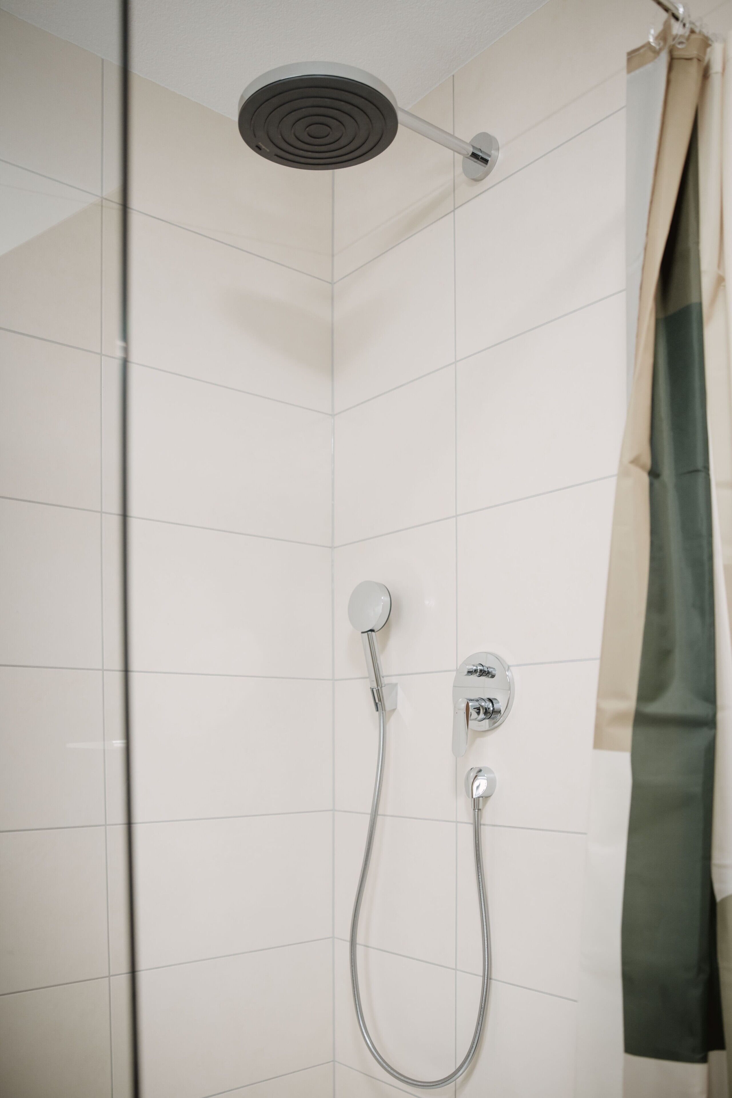 Shower, towels