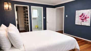 4 habitaciones, escritorio, tabla de planchar con plancha y wifi gratis