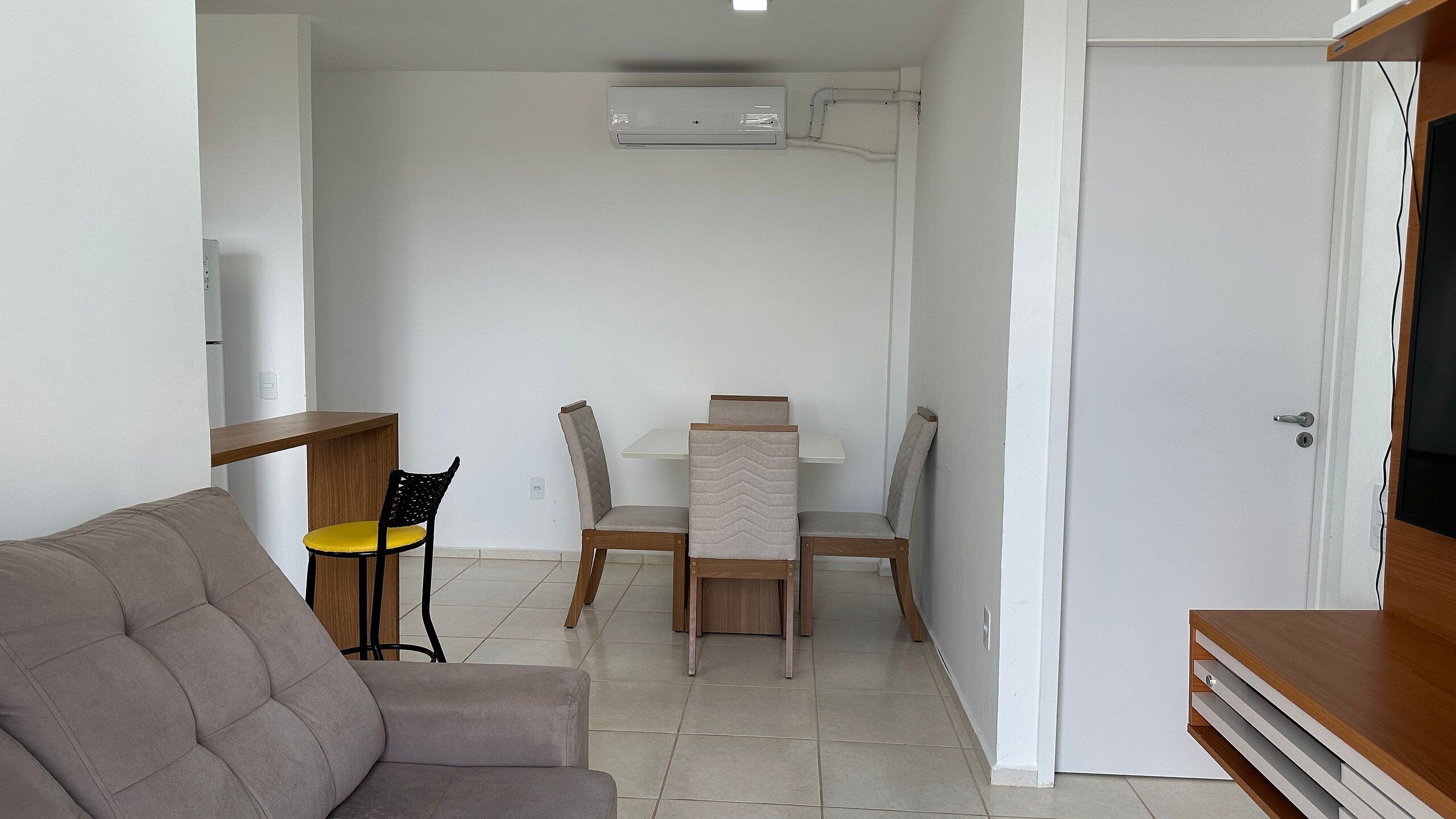 Apartment | Living area | 43-inch Smart TV with satellite channels