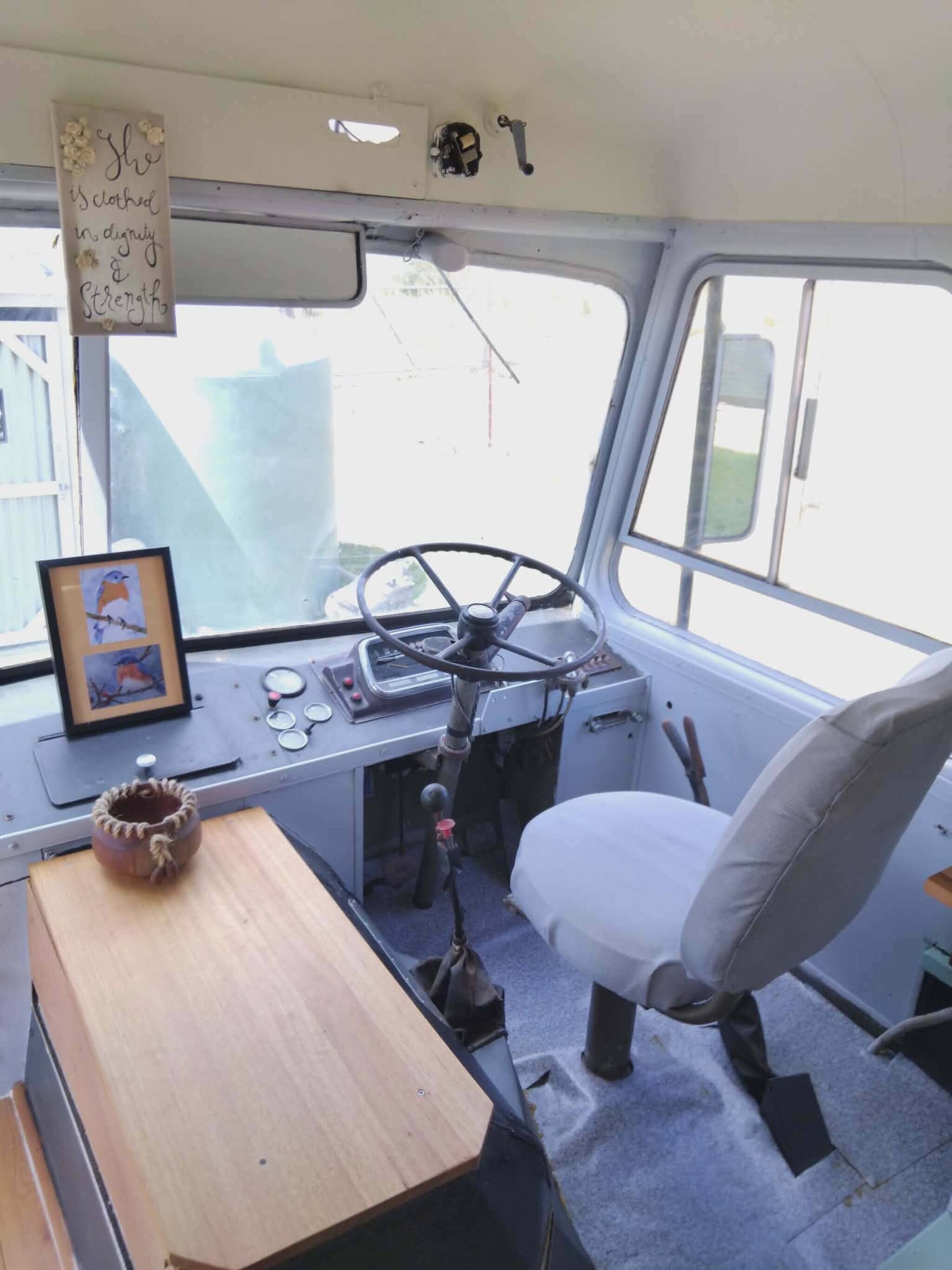 المنشأة من الداخل