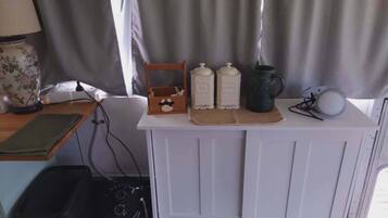 Mobile Home, 1 Bedroom, Smoking, Balcony | Interior