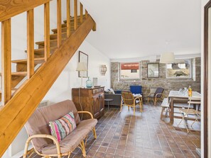 Living area - Accommodation for 6, 500m from La Mer Blanche (Fouesnant)