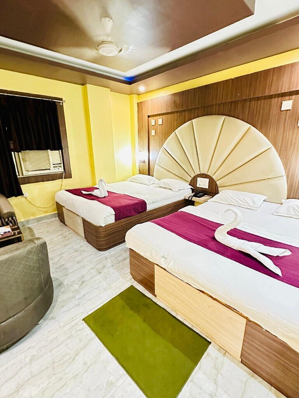 Hypo-allergenic bedding, desk, soundproofing, free WiFi