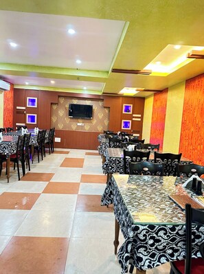 Restaurant - Hotel D K Puri New Marine Drive Rd (Puri)