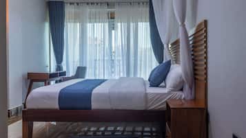 Escritorio, espacio para trabajar con un portátil, wifi gratis