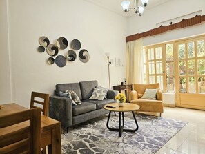 TV - Adorable 2-bedroom apartment in peaceful Kigali neighborhood! (Kigali)